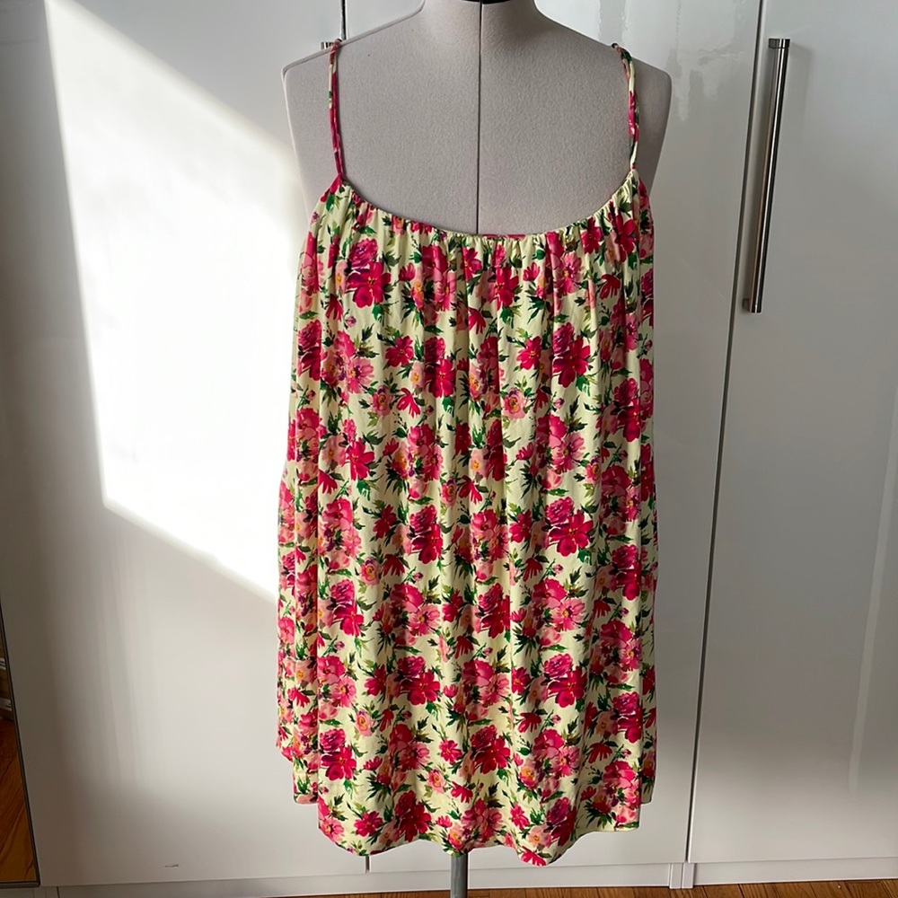 Calvin Klein Dress Sleeveless in Yellow/Green & Red Medium Oversized